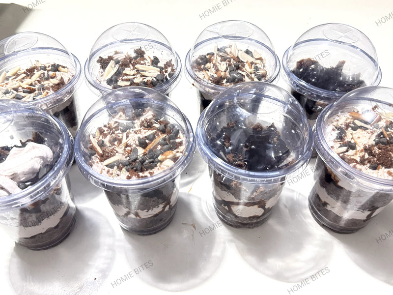 Sundae Choclate 3 milk cake almond cream spounch 